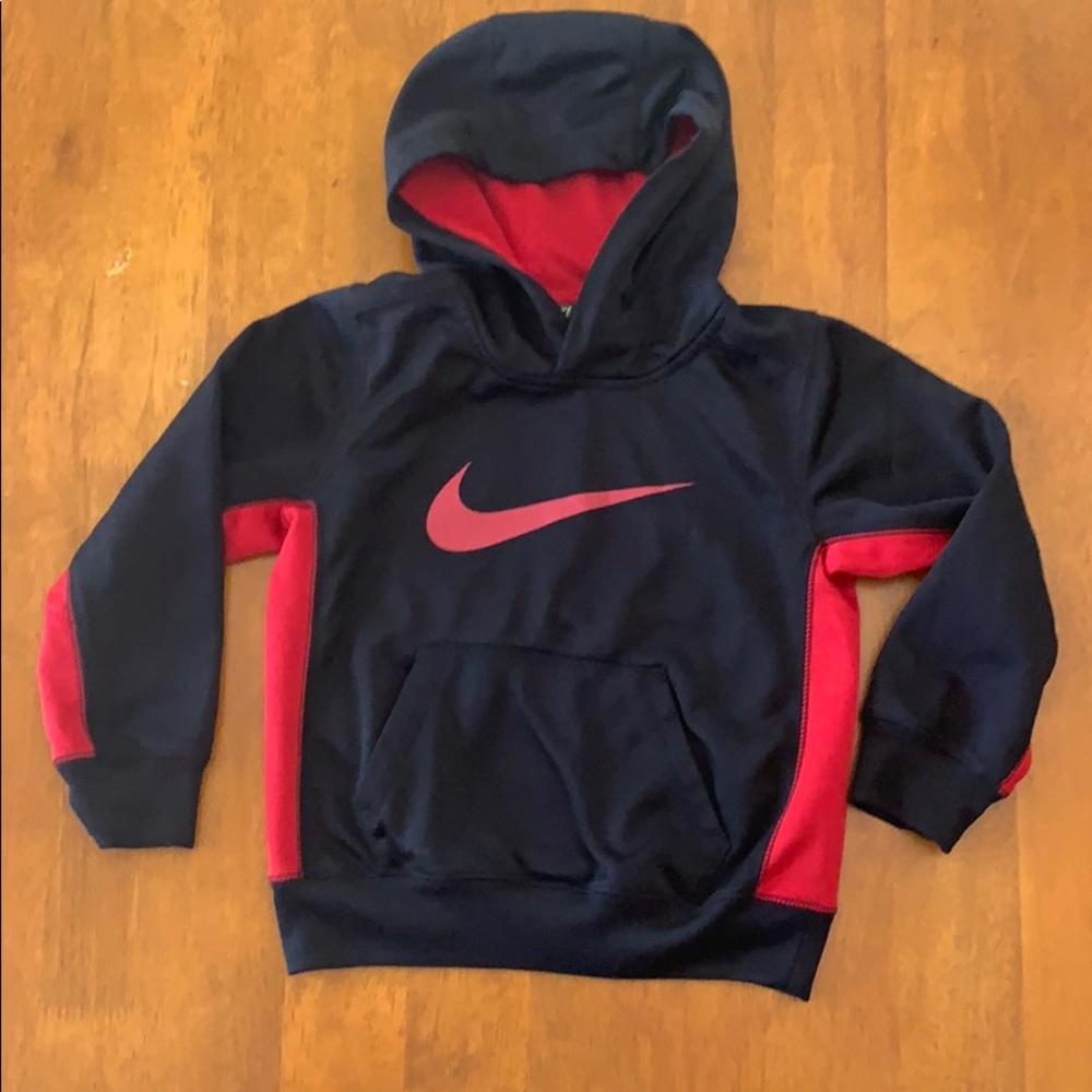 Boys Nike Therma Fit hoodie